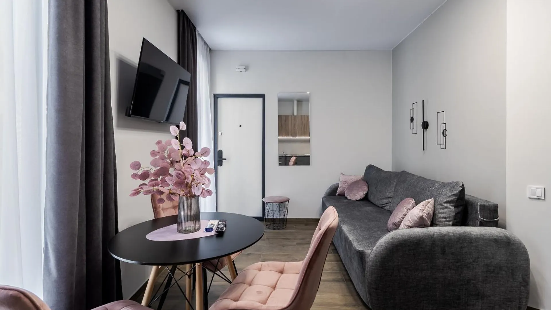 Demar Apart Lilac Lviv Ukraine